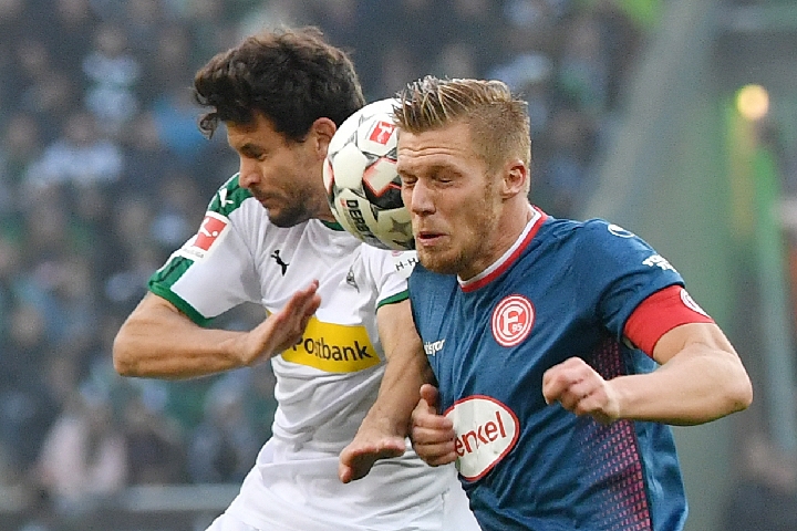 在防守端 在防守端