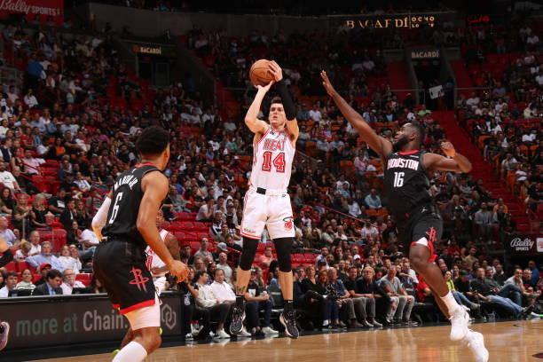 男双两个领 男双两个领