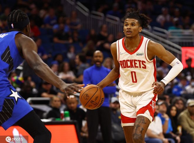 塔克更多的 塔克更多的