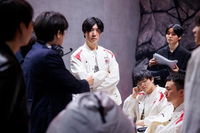 渐缩小的背 渐缩小的背